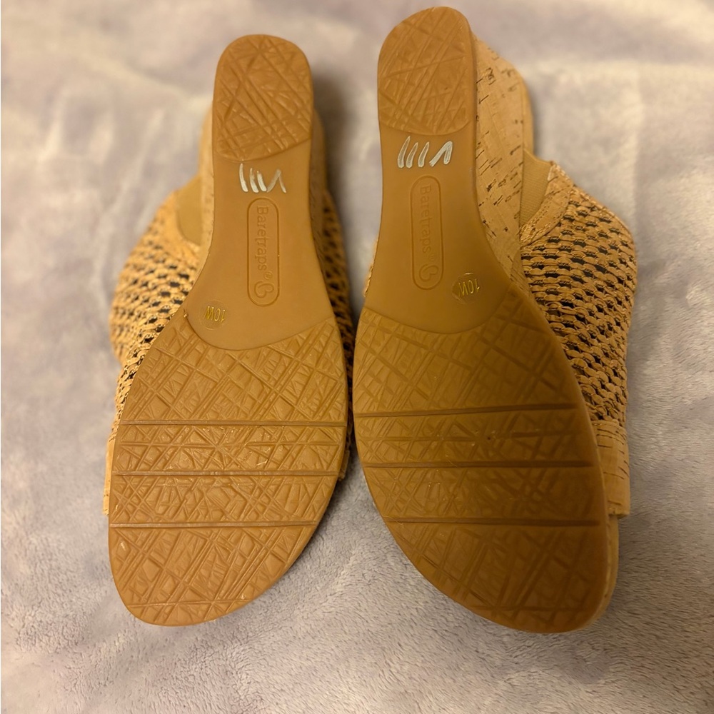 BareTraps Women's Brown Woven Slide Sandals - Picture 4 of 4